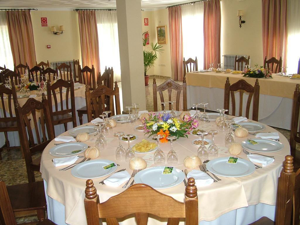 Hotel Rio Piscina Priego De Cordoba Ngoại thất bức ảnh